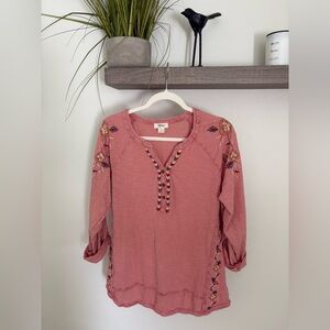 Xl Style &co  Boho Rose-Pink Embroidered Split V-Neck Tunic